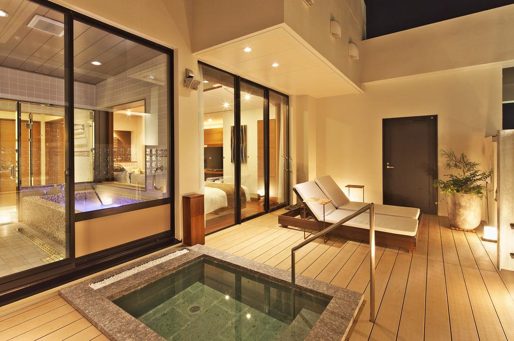 Hotel Coco Grand Takaszaki Kültér fotó