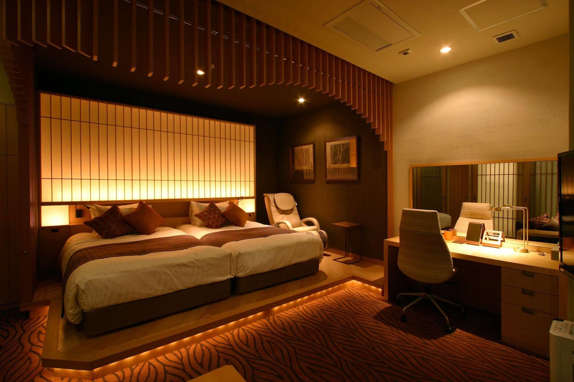 Hotel Coco Grand Takaszaki Kültér fotó