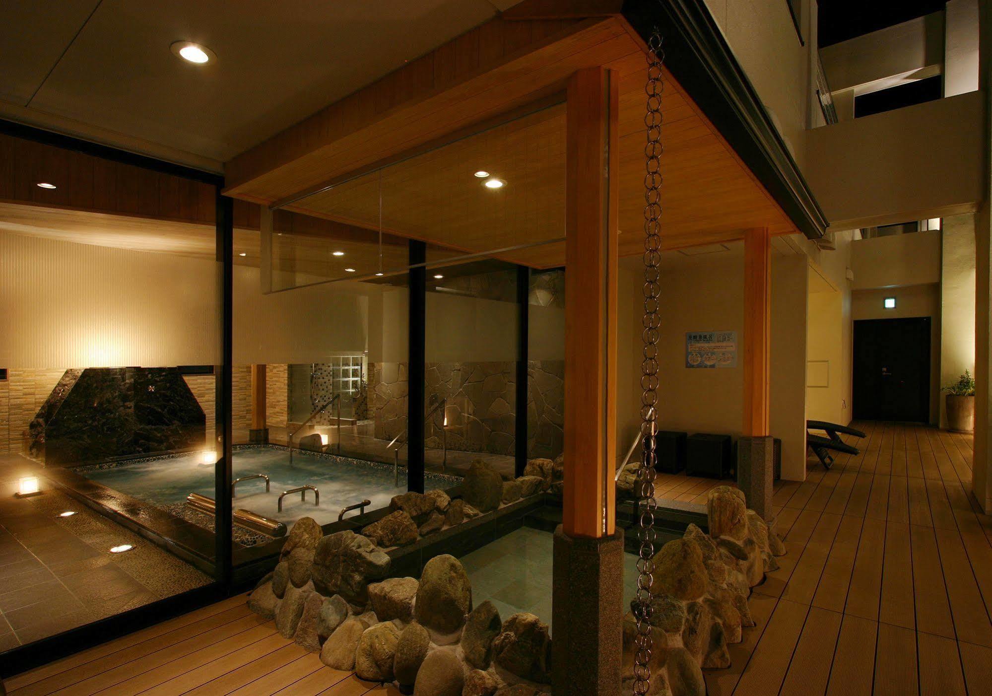 Hotel Coco Grand Takaszaki Kültér fotó