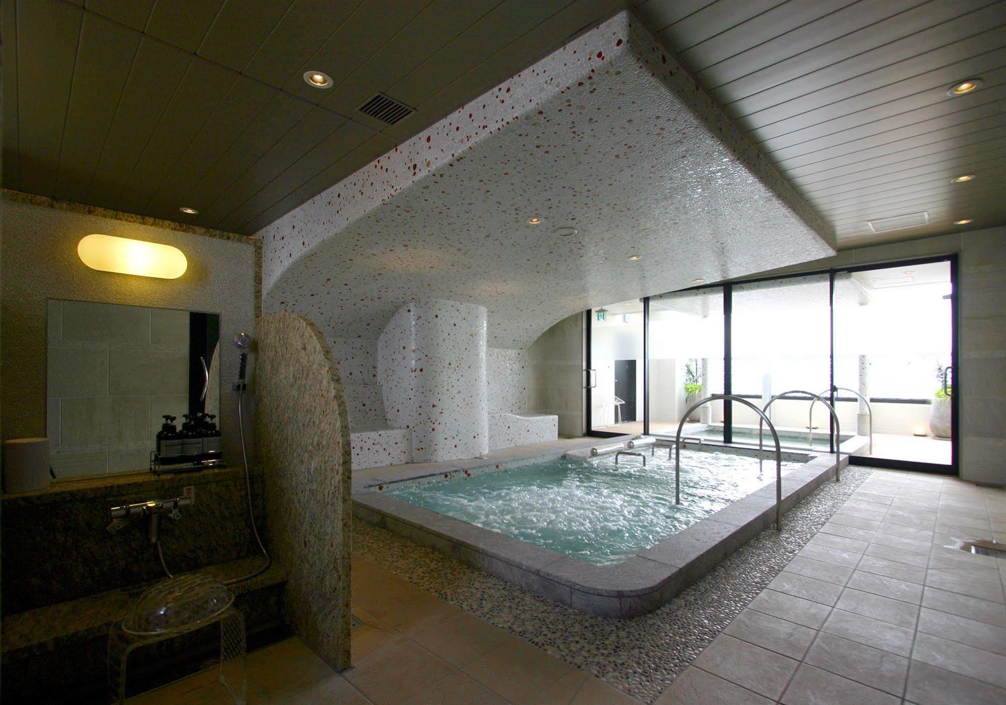 Hotel Coco Grand Takaszaki Kültér fotó