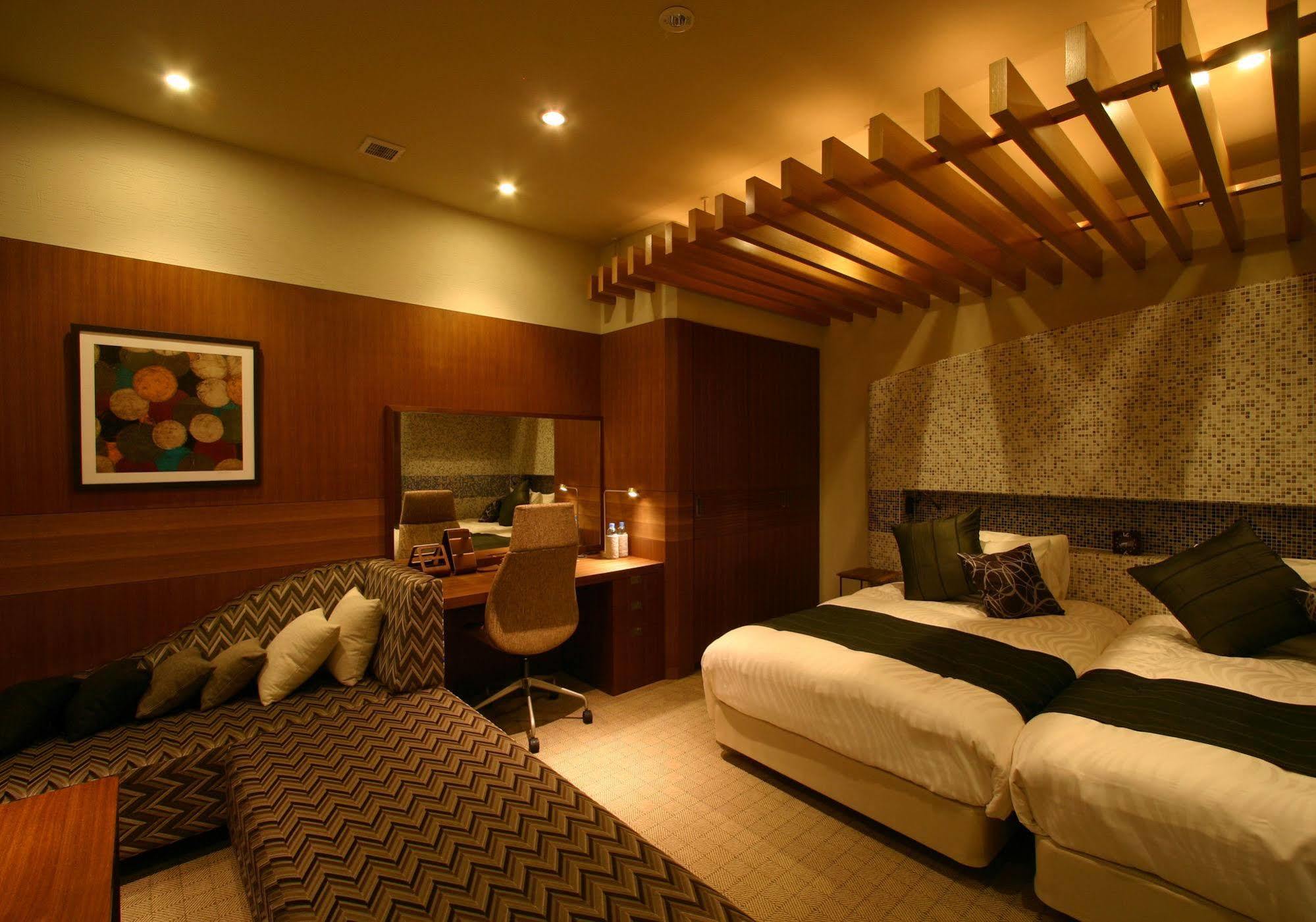 Hotel Coco Grand Takaszaki Kültér fotó