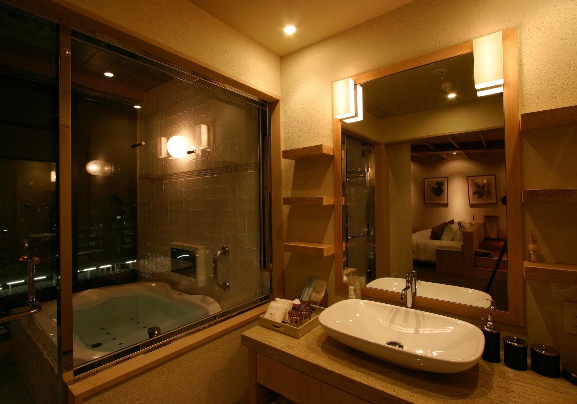 Hotel Coco Grand Takaszaki Kültér fotó